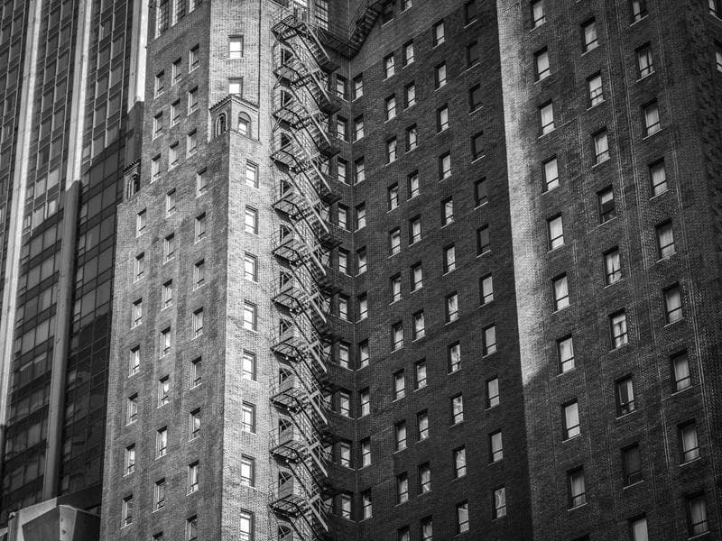 PS5 + 2 manettes + 5 jeux